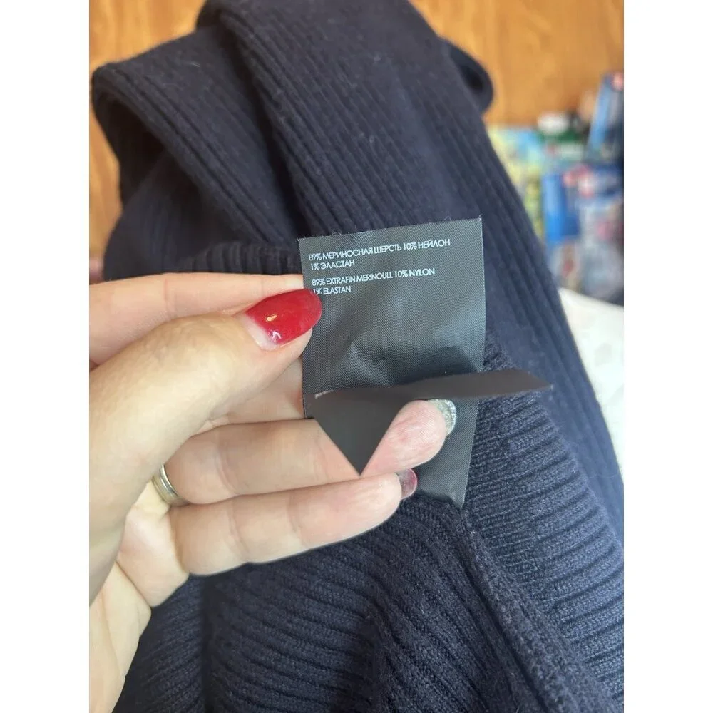 Club Monaco finds this